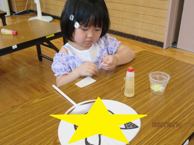 ちぎり絵うちわ1